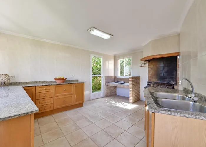 Guzman - Xenia Calpe